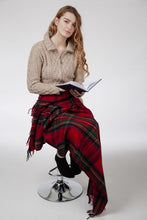 Load image into Gallery viewer, Royal Stewart Knee Blanket
